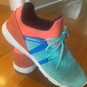 Women’s Merrell slip on, tie running shoe